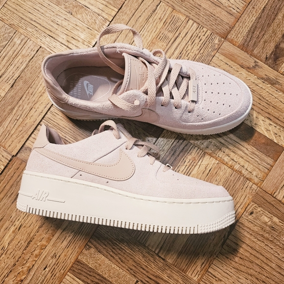 Like New Nike Air Force 1 Sage Low Particle Beige - Picture 4 of 5
